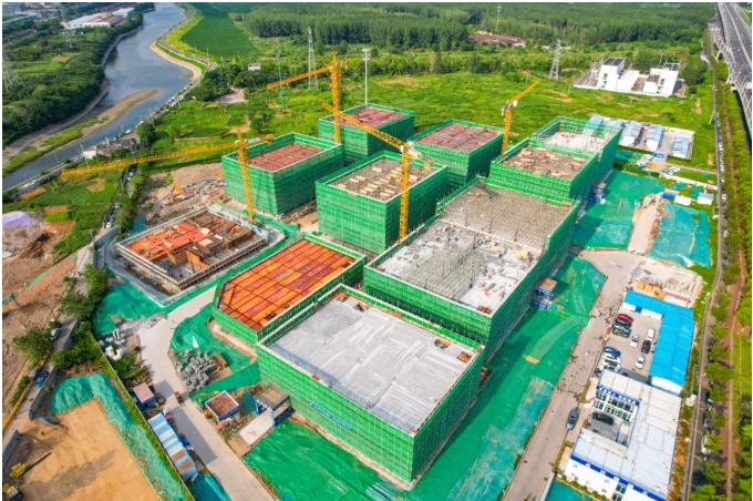 浦仪公路旁，竖起产业新地标